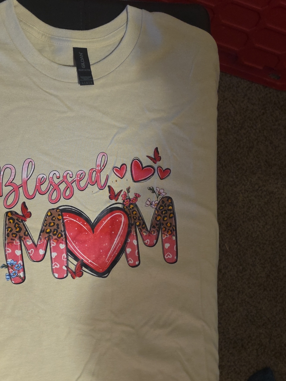 Gildan Cream 'Blessed Mom' Graphic Tee with Pink and Red Accents